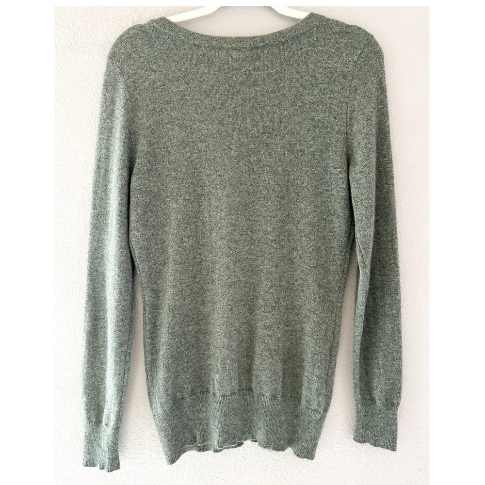 Caslon Gray 100% Cashmere V-Neck Long Sleeve Sweater Preppy‎ Old Money Medium